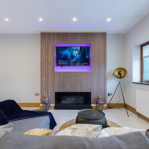 Boutique Acre Views Apartment